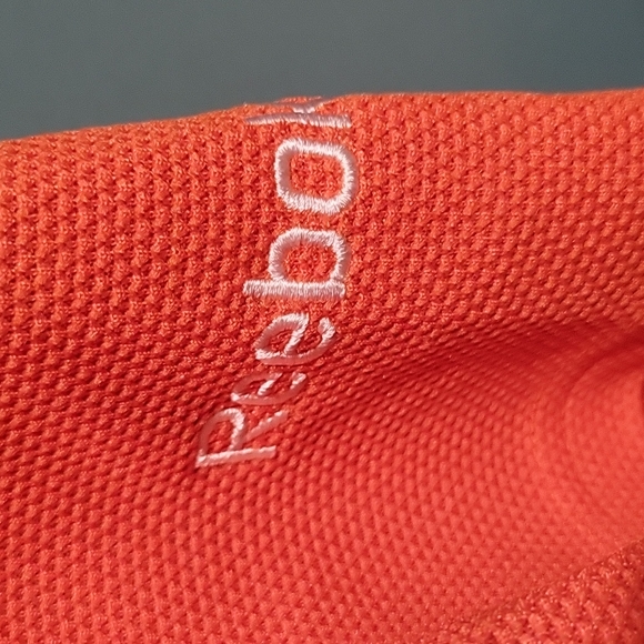 Islanders  Officially licensed 4X by Reebok - Picture 5 of 10